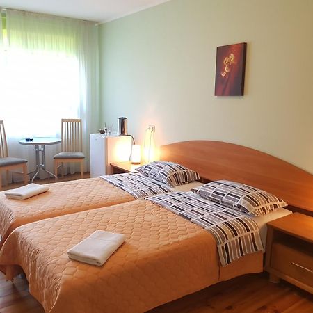Valensija Hotel Jūrkalne Kamer foto