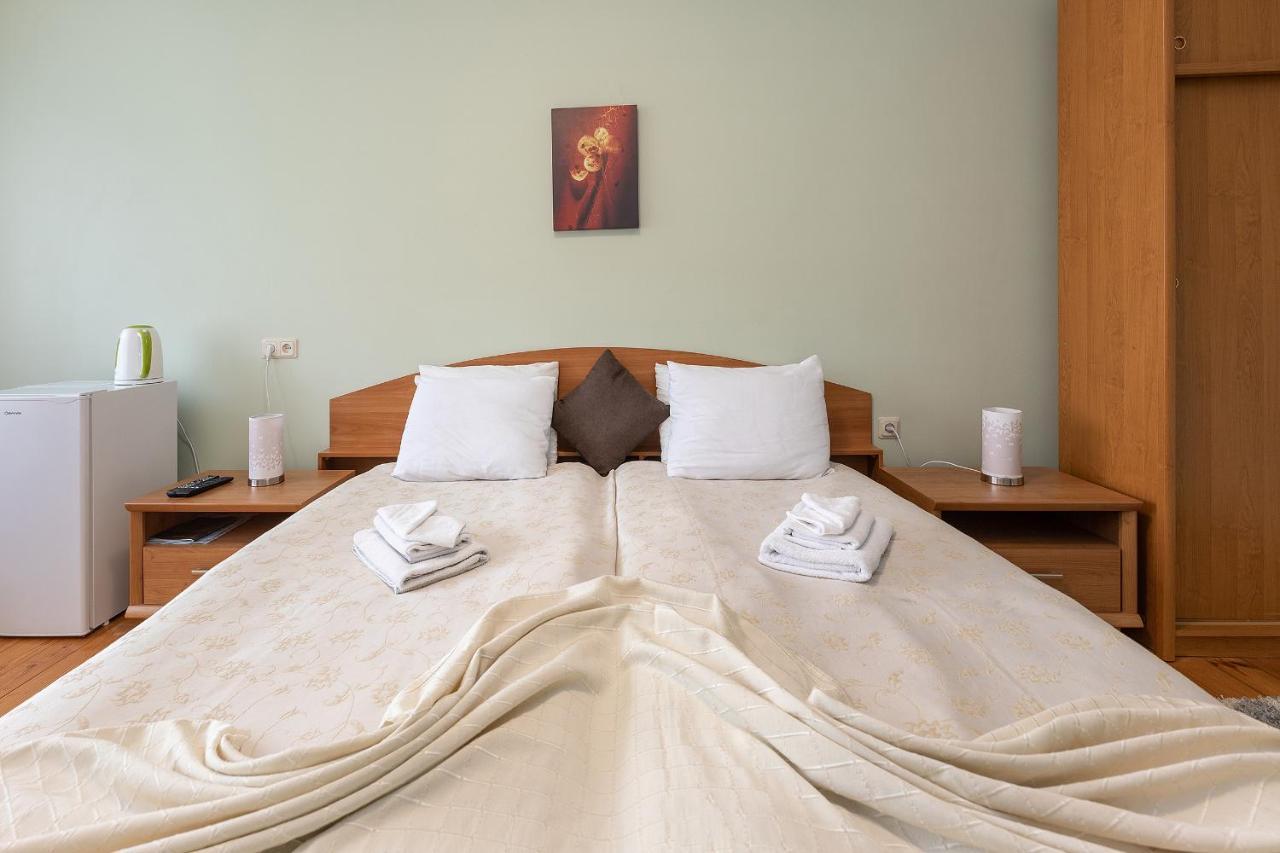 Valensija Hotel Jūrkalne Buitenkant foto
