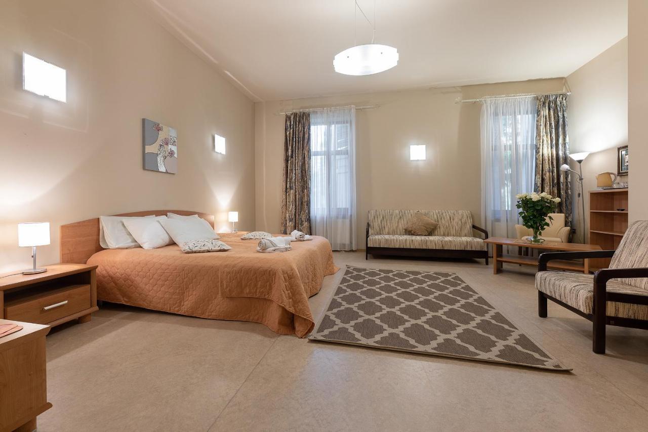 Valensija Hotel Jūrkalne Buitenkant foto