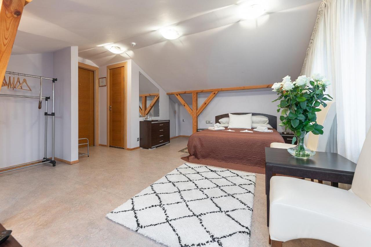 Valensija Hotel Jūrkalne Buitenkant foto